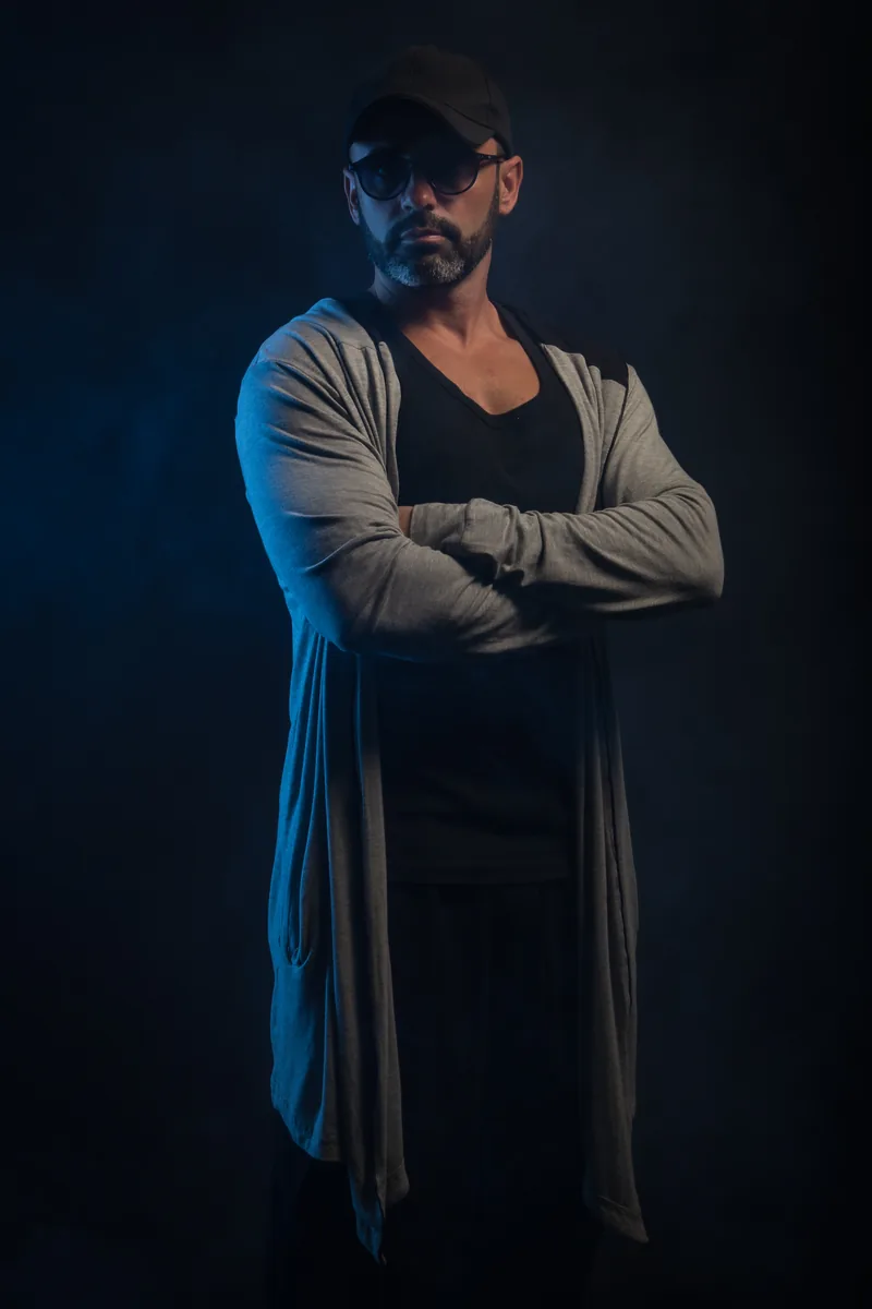 Diego Dimani — press photo luz azul