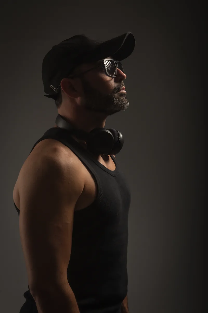Diego Dimani — press photo capucha